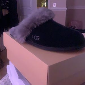 UGG slippers w scuffette II